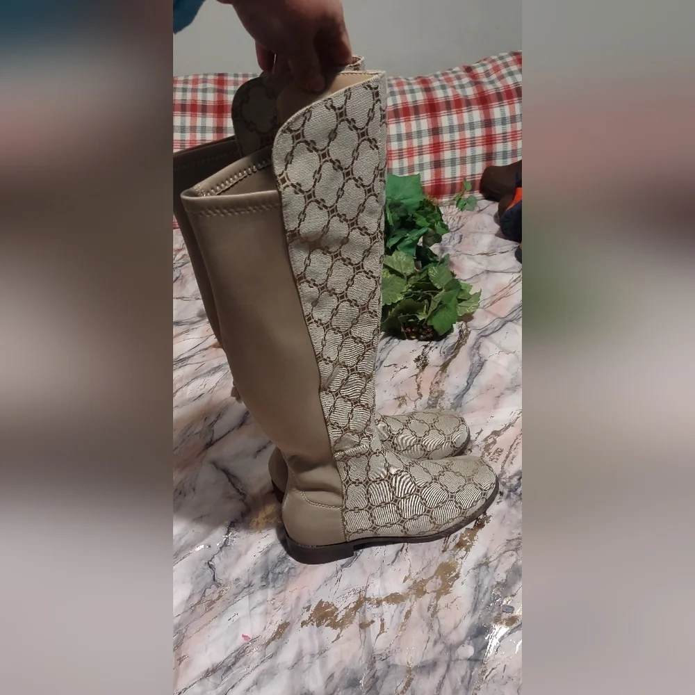 Women boots size 7.5 New condition - Picture 3 of 6